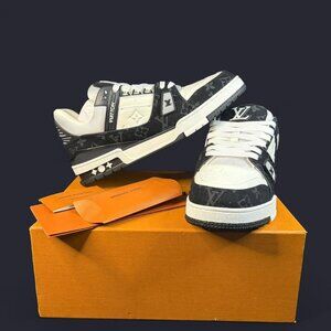 Louis Vuitton Trainers White / Black Size US 13（eu46）